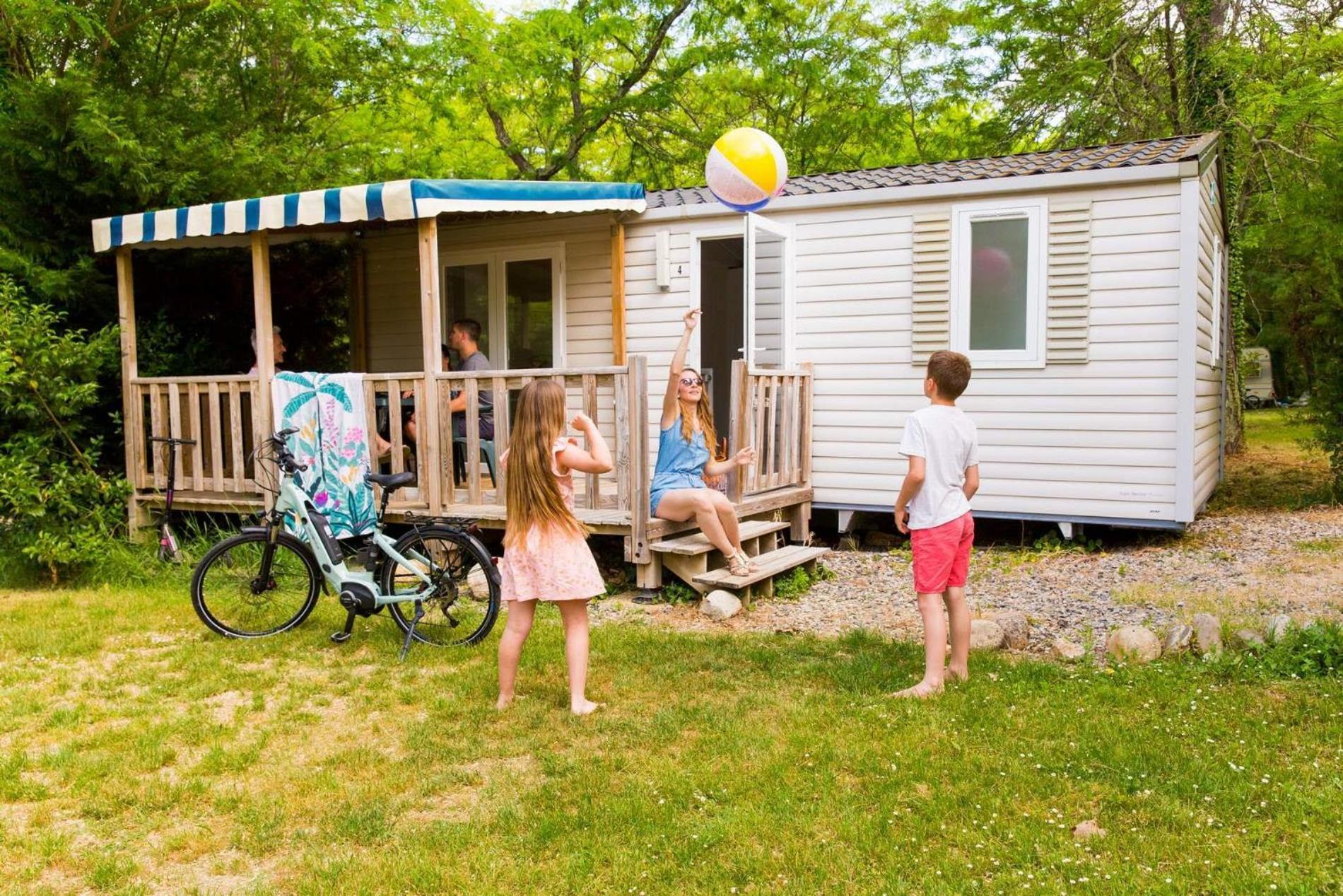 Camping La Chapouliere 吕奥姆 外观 照片